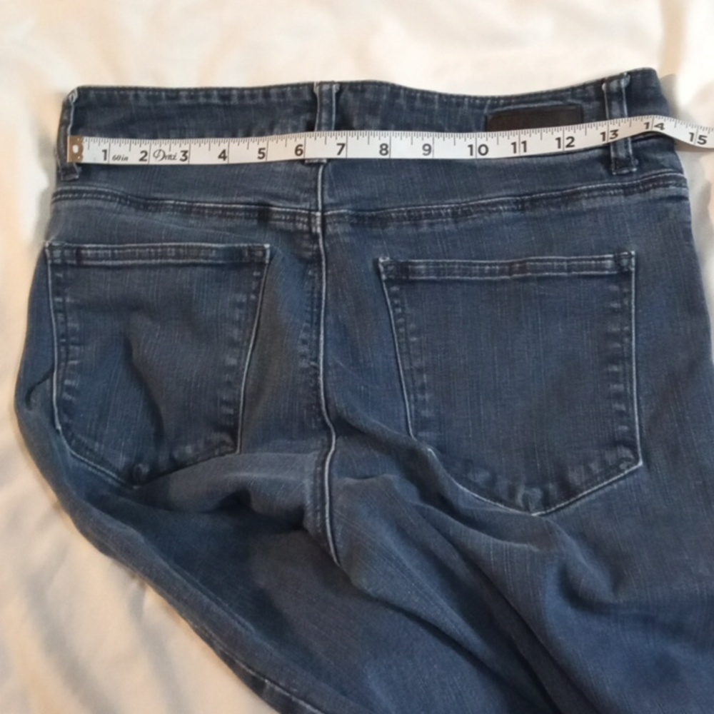 3/$25 Lee Blue Straight Leg Jeans Classic Style - Picture 9 of 9